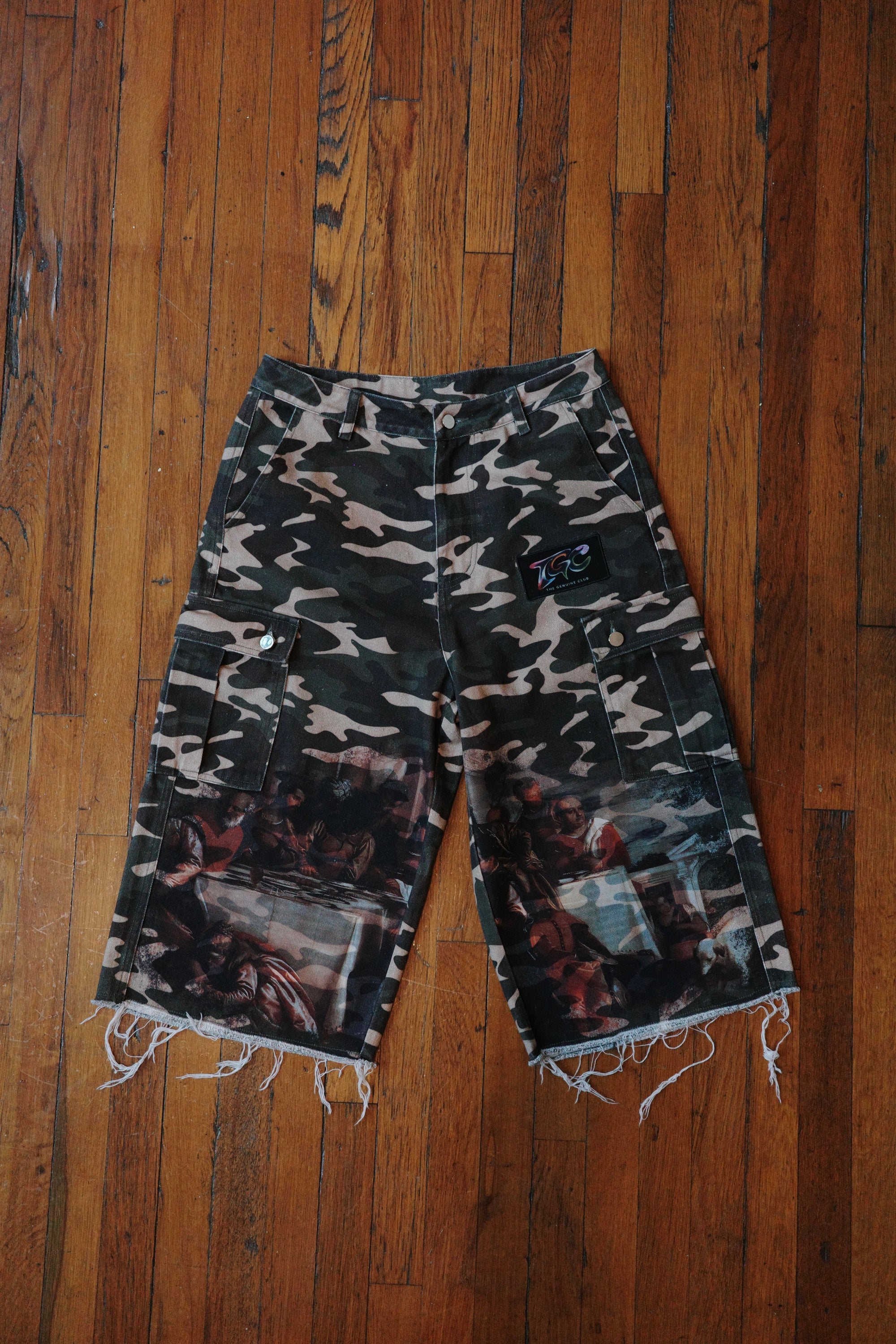 The Table - 3/4 Camo Shorts