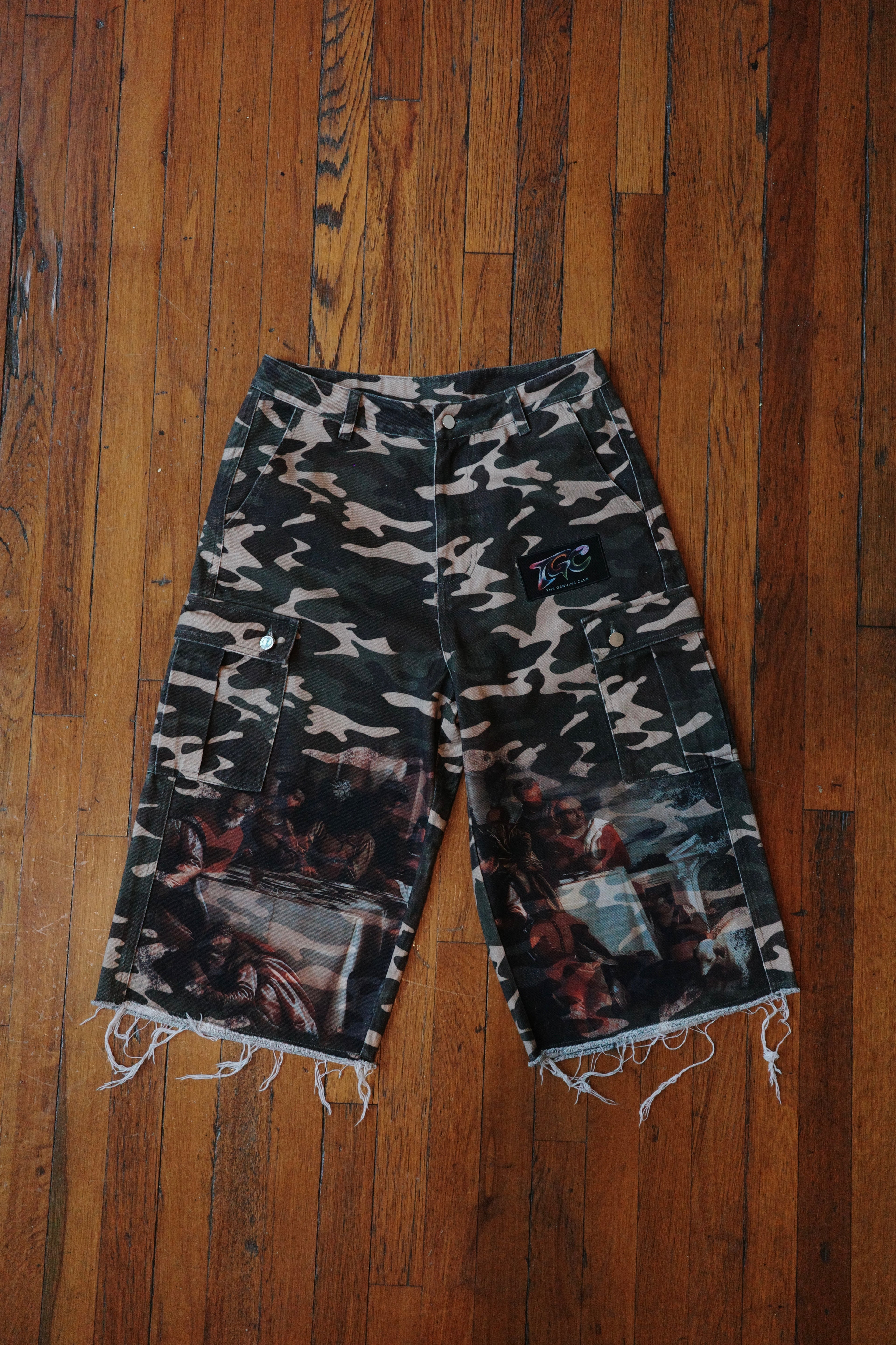 The Table - 3/4 Camo Shorts